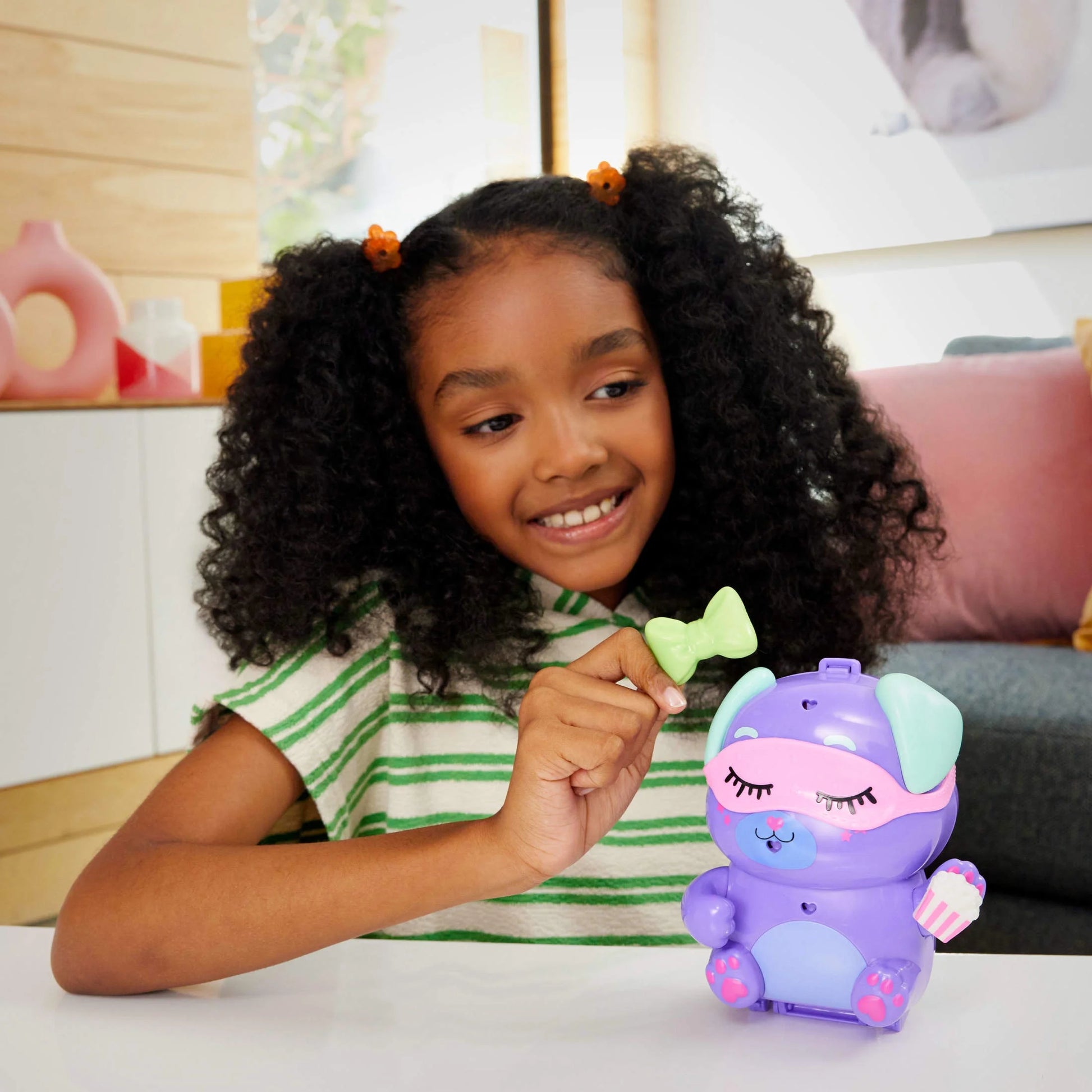 Sleepover Puppy Compact Playset with 1 Micro Doll, Pet Dogs, Food & Styling Accessories